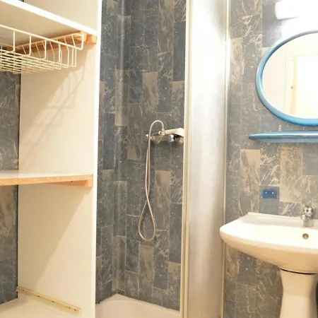 Climatisé 2 Pièces, 4 Couchages, Proche Seaquarium Avec Parking Au Grau-du-roi - Fr-1-250-74 Apartamento Le Grau-du-Roi