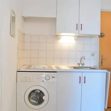 Climatisé 2 Pièces, 4 Couchages, Proche Seaquarium Avec Parking Au Grau-du-roi - Fr-1-250-74 Le Grau-du-Roi