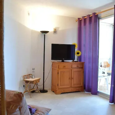Climatisé 2 Pièces, 4 Couchages, Proche Seaquarium Avec Parking Au Grau-du-roi - Fr-1-250-74 *